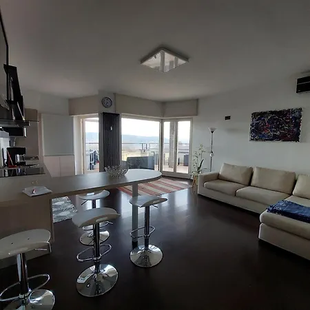 Apartment Panoramic Lake